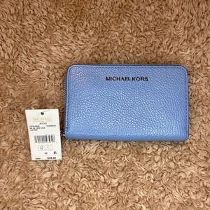 Michael Kors small wallet !!💗